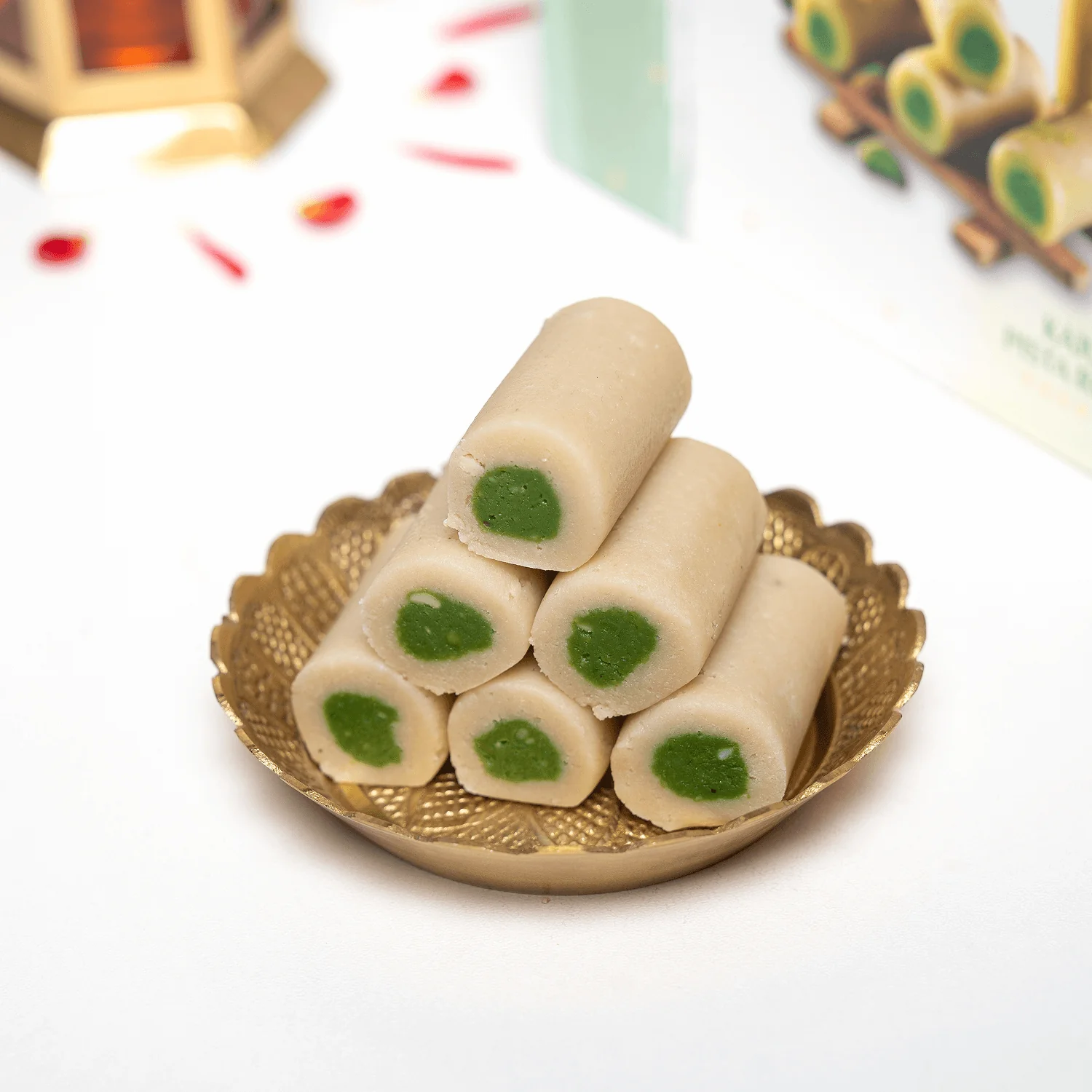 Kaju Pista Roll